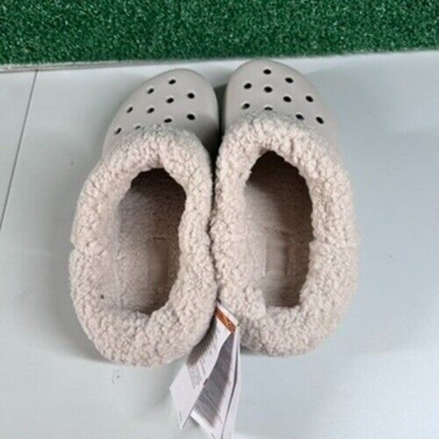 Crocs Classic Blitzen IV Lined Clog Fuzzy Fur Slip On Comfort Beige Womens 8 New