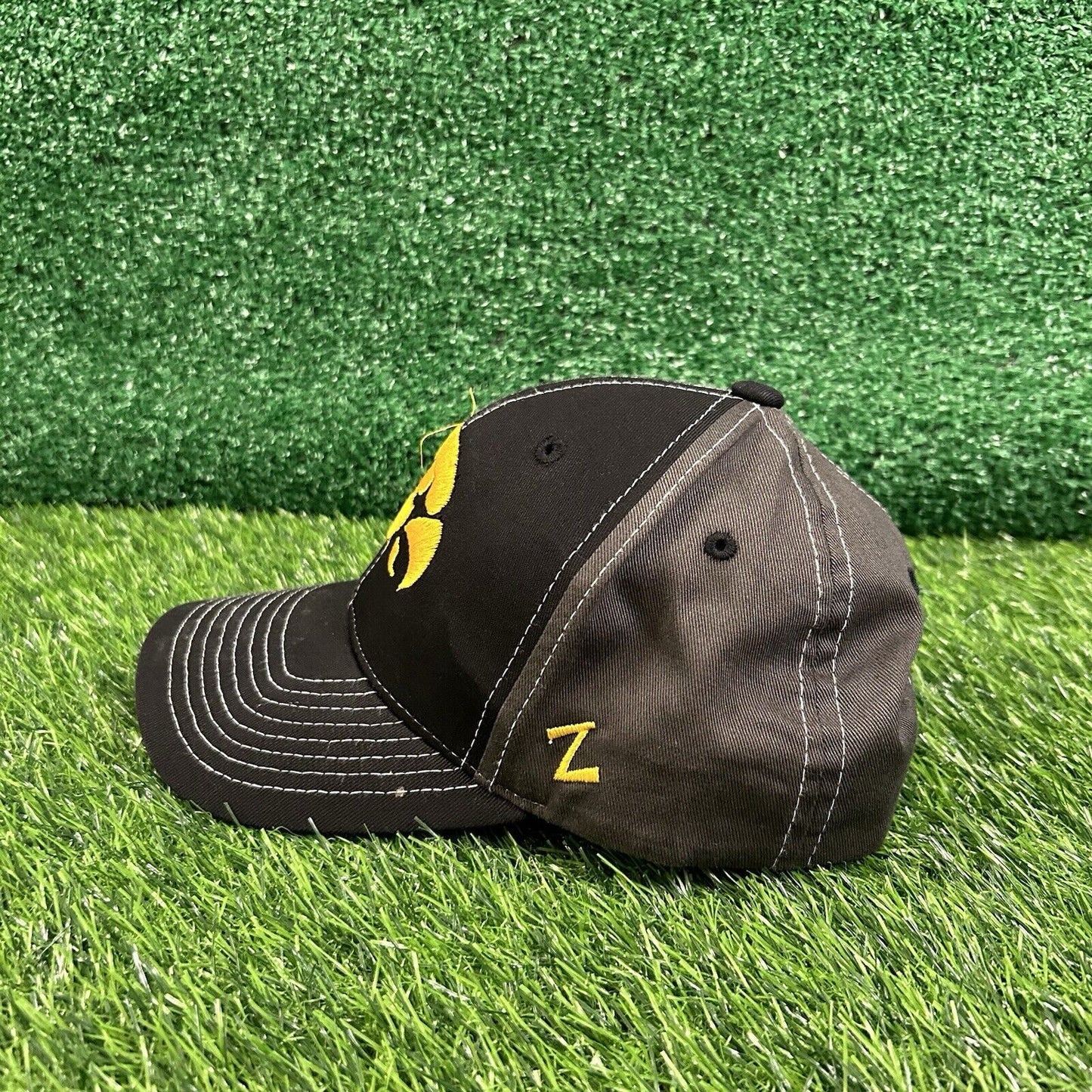 Iowa Hawkeyes Hat Cap Mens Black Gray Strapback College Zephyr Embroidered