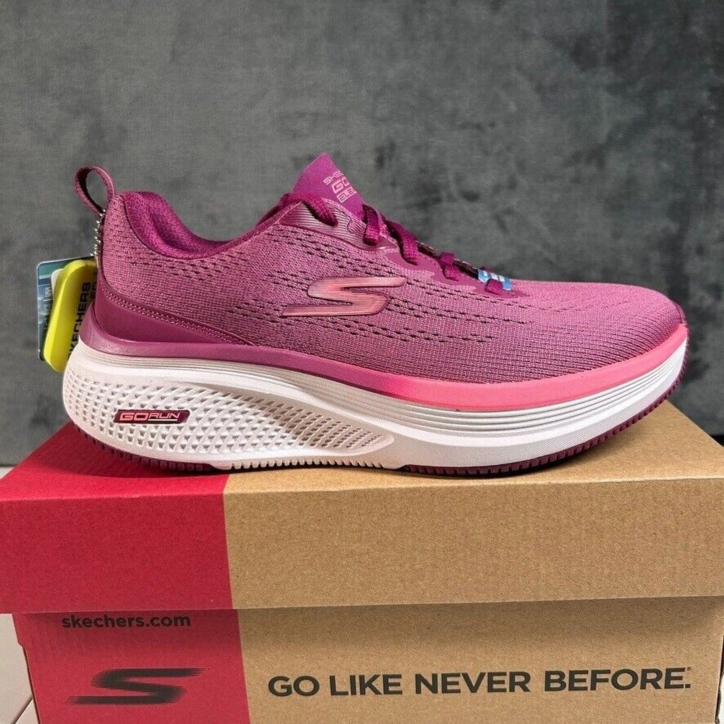 Skechers Go Run Elevate 2.0 Running Shoes Sneakers Athletic Raspberry Women's7