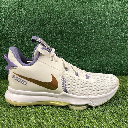 Nike Lebron Witness V Mens 11.5 Purple White Shoes Sneakers Basketball NEW