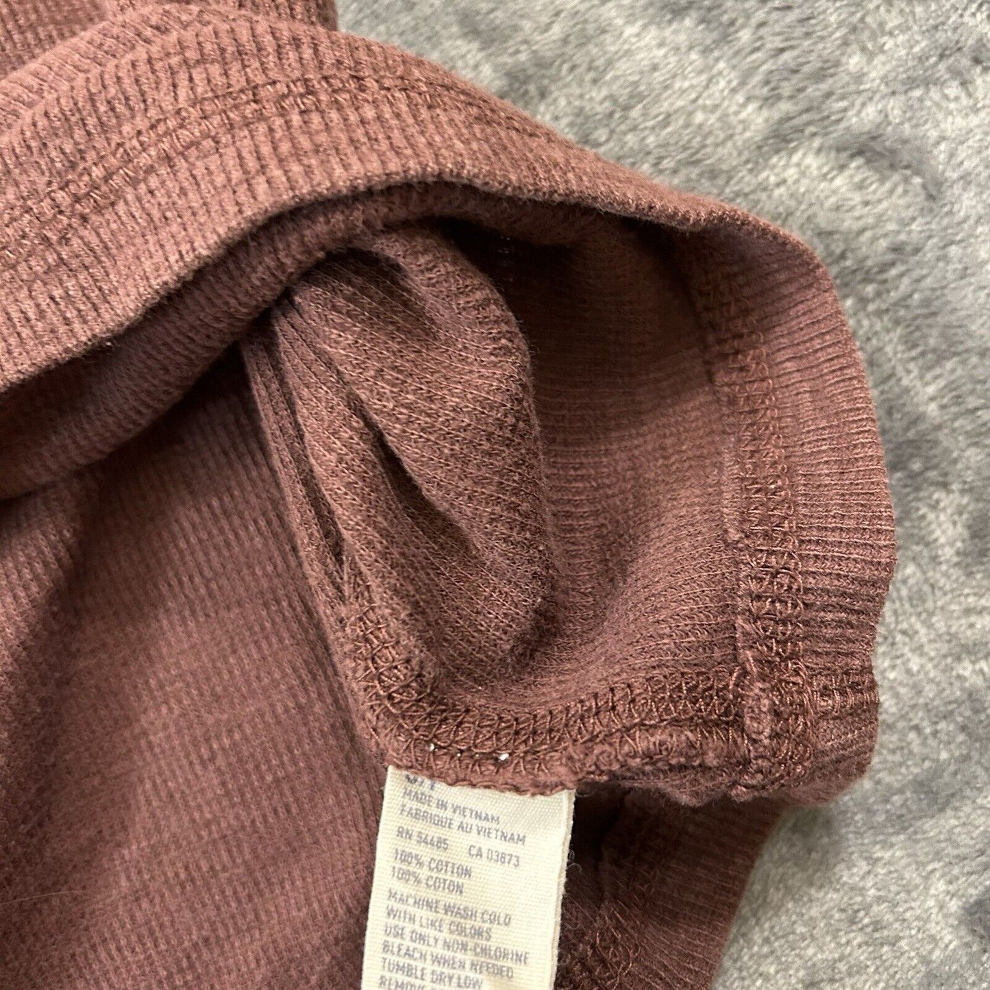 American Eagle Shirt Mens Small Maroon Vintage Fit Knit Long Sleeve Outdoor