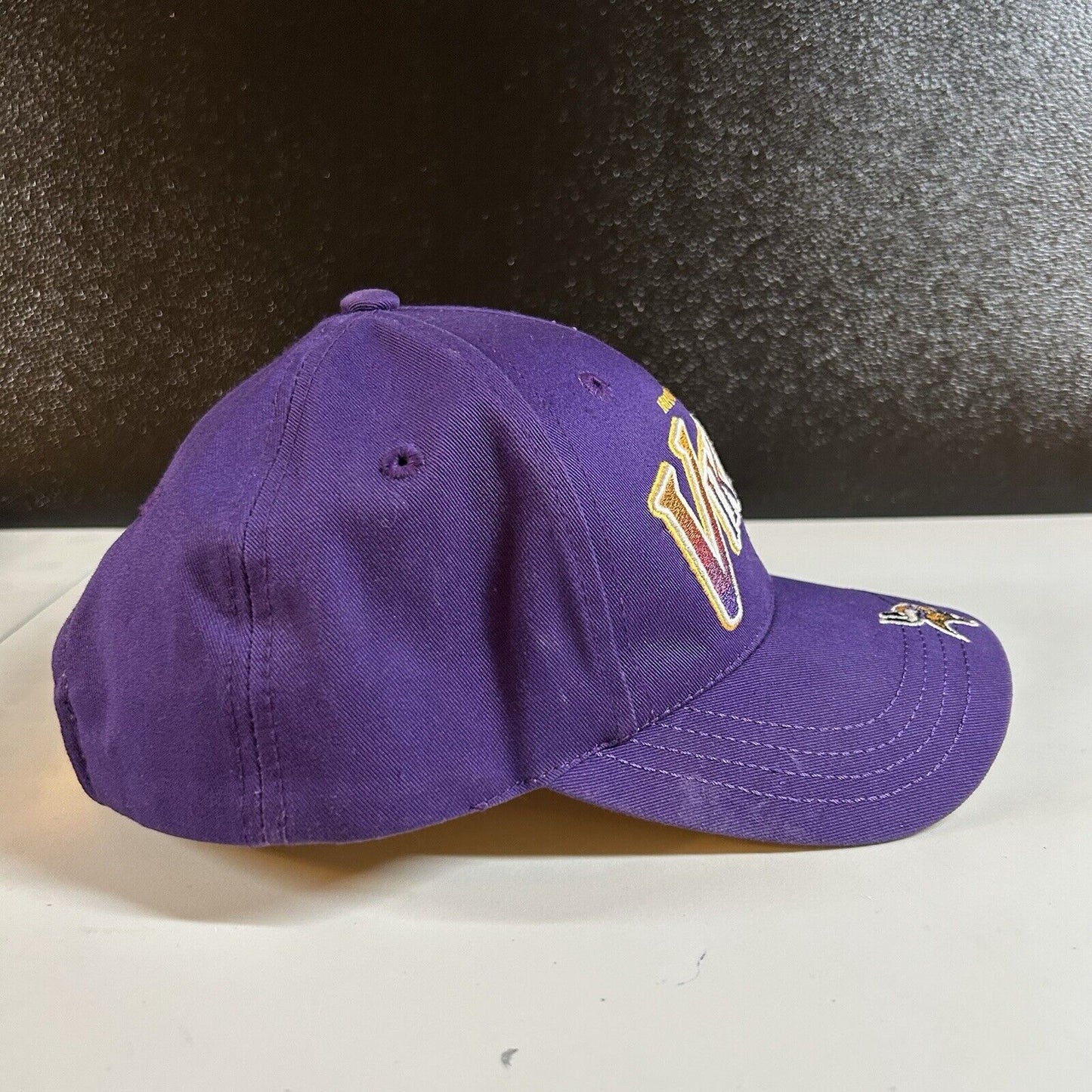 Minnesota Vikings Hat Cap Mens Strapback Purple Yellow Reebok NFL Football Y2K