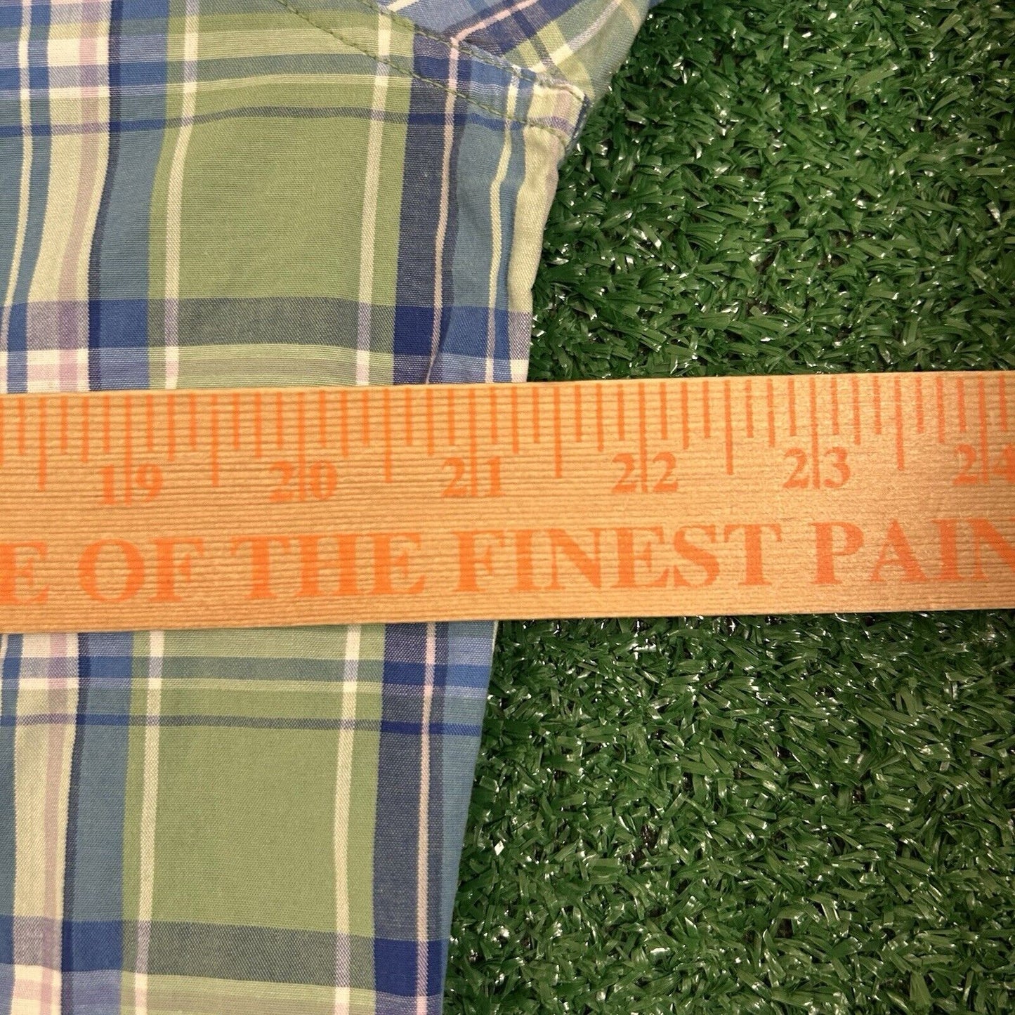 Izod Saltwater Shirt Mens Medium Green Blue Plaid Relaxed Button Up Short Sleeve