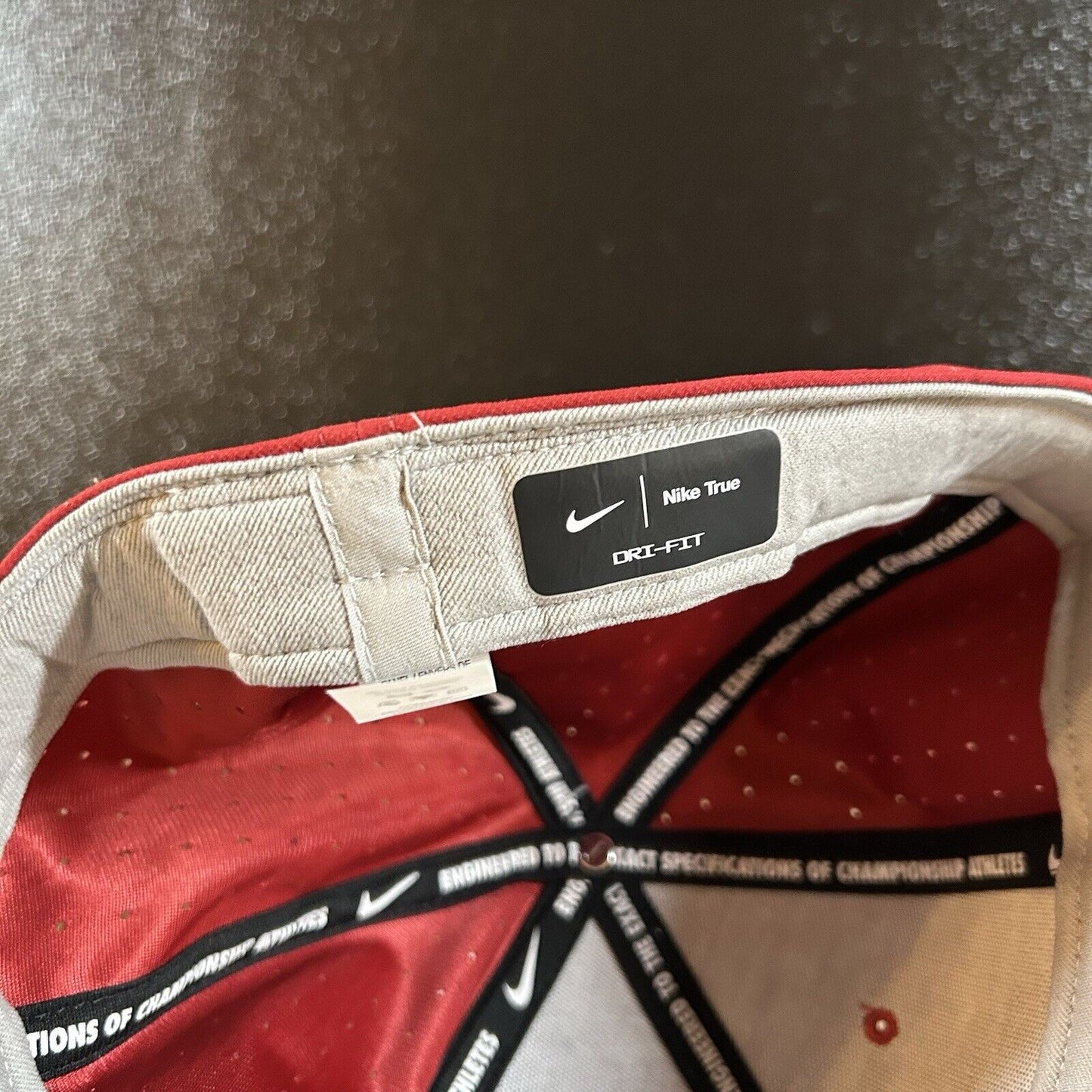 Nike Iowa State Cyclones Hat Cap Mens 8 Red Dri-Fit Nike True College Swoosh NEW