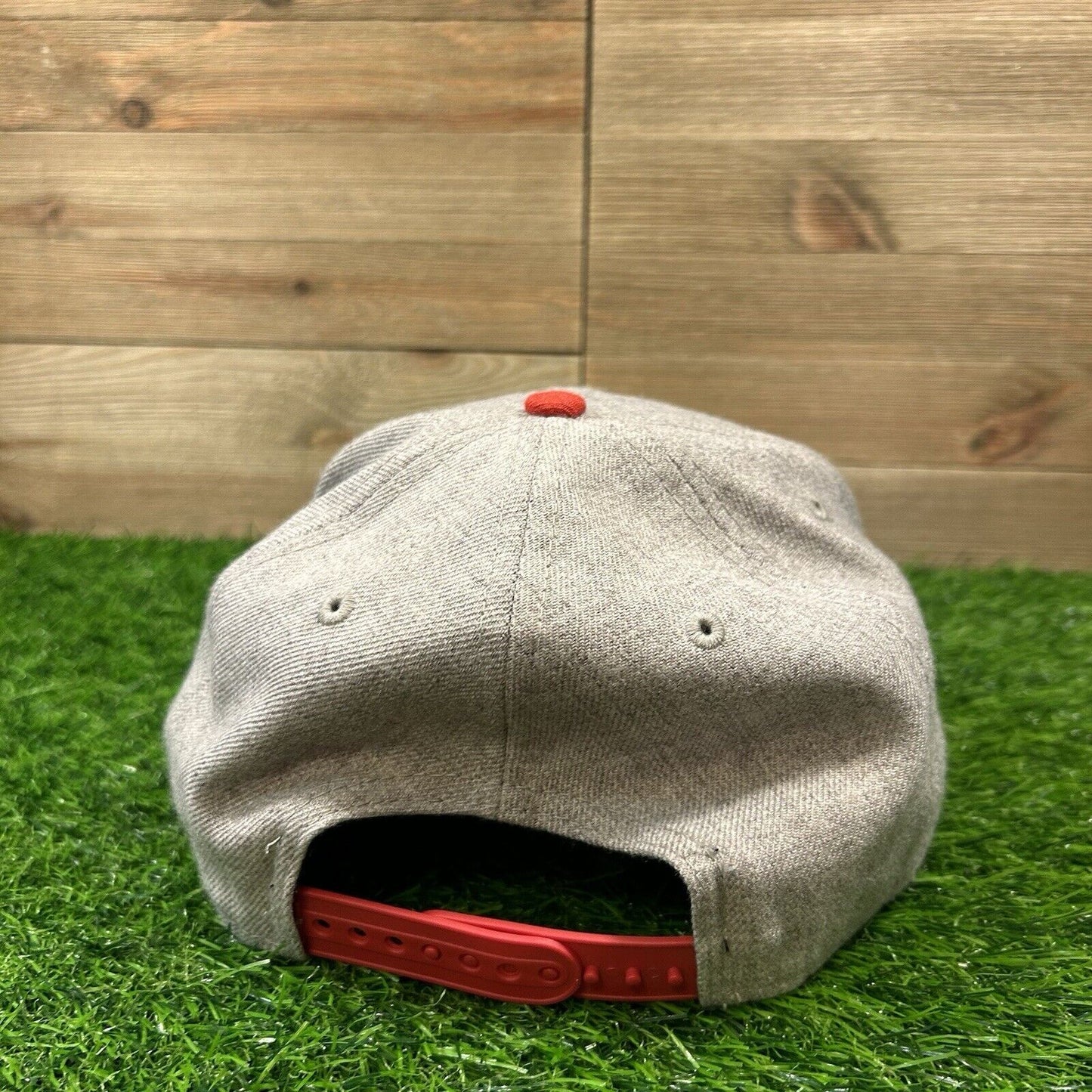 Chicago Cubs Hat Cap Mens Gray Red Snapback New Era MLB Baseball Logo Wool