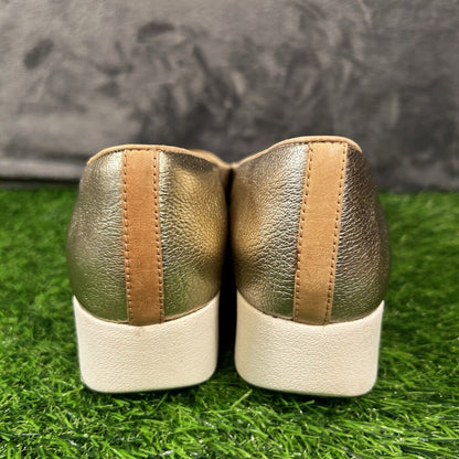 Clarks Daelyn Towne Loafer Womens 8.5 M Gold Shoes Leather Comfort Platform