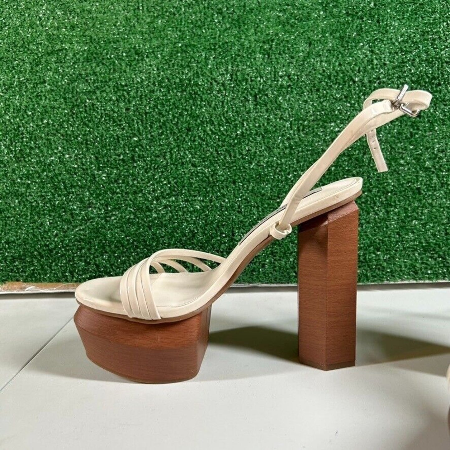 Gianni Bini Parrish Platform Sandals Ankle Strap Wood Block Patent Womens 8.5M