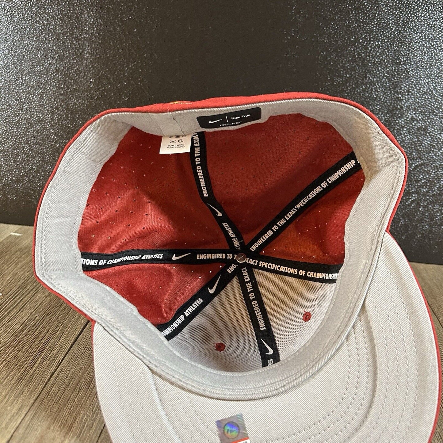 Nike Iowa State Cyclones Hat Cap Mens 8 Red Dri-Fit Nike True College Swoosh NEW