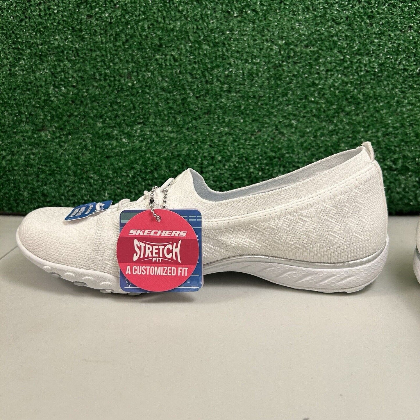 Skechers Breathe Easy Loafers Womens 7 M White Shoes Slip On Comfort Walking NEW