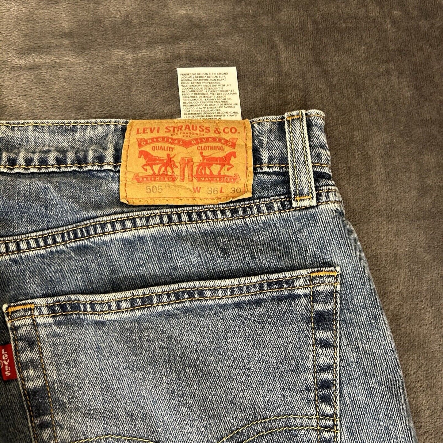 Levis 505 Jeans Mens 36x30" Blue Straight Denim Pants Casual Work See sizing