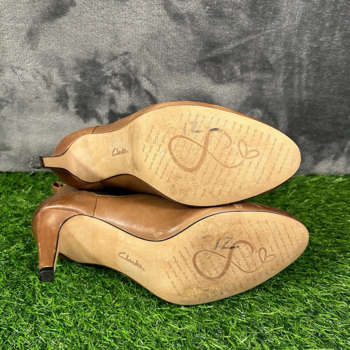 Clarks Carlita Quinn Boots Womens 7 M Brown Ankle Bootie Leather Pull On Heeled