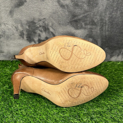 Clarks Carlita Quinn Boots Womens 7 M Brown Ankle Bootie Leather Pull On Heeled