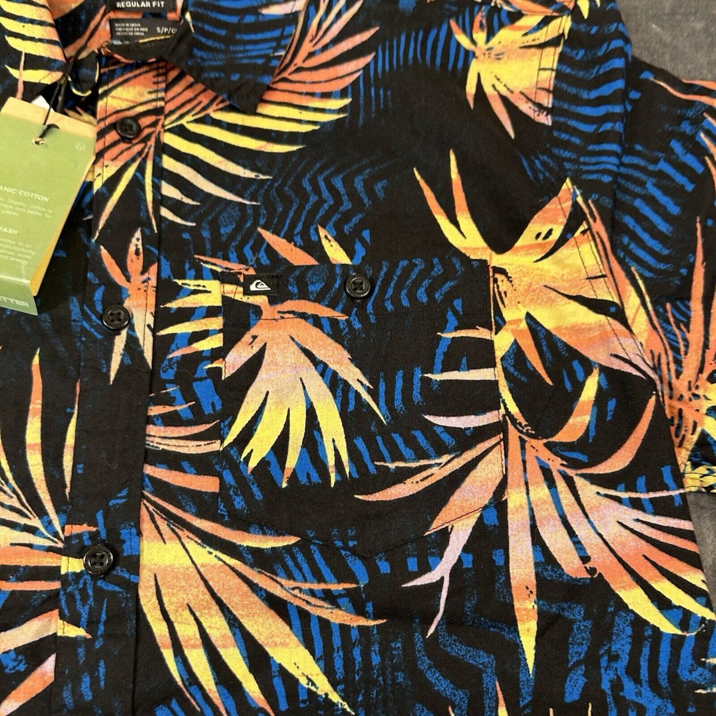 Quiksilver Hawaiian Shirt Men Small Black Blue Floral Button Up Short Sleeve NEW