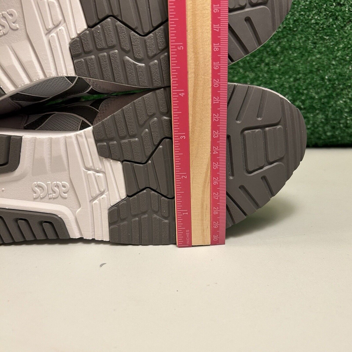 Asics Lyte Classic Mens 9 Gray Shoes Sneaker Athletic Suede Casual Comfort NEW