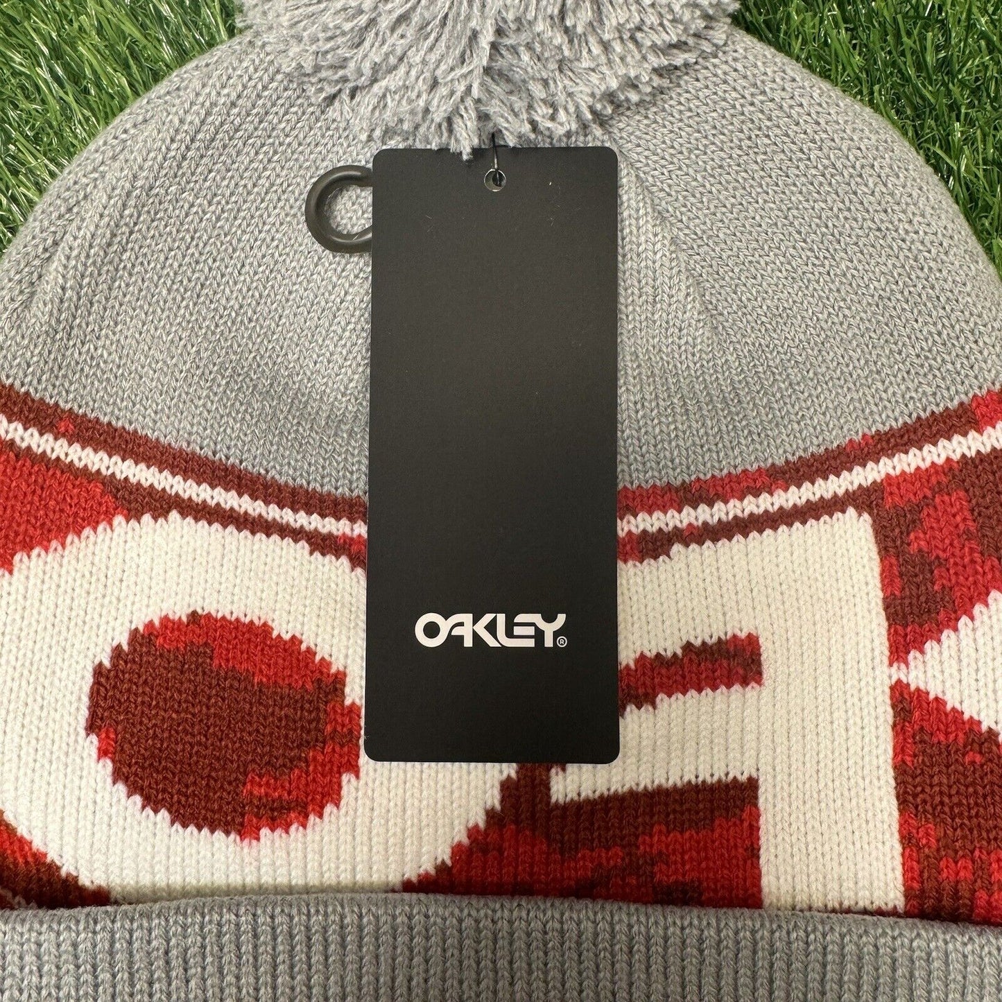 Oakley Wanderlust Pom Beanie Adult One Size Gray Red Hat Winter Snow Outdoor NEW