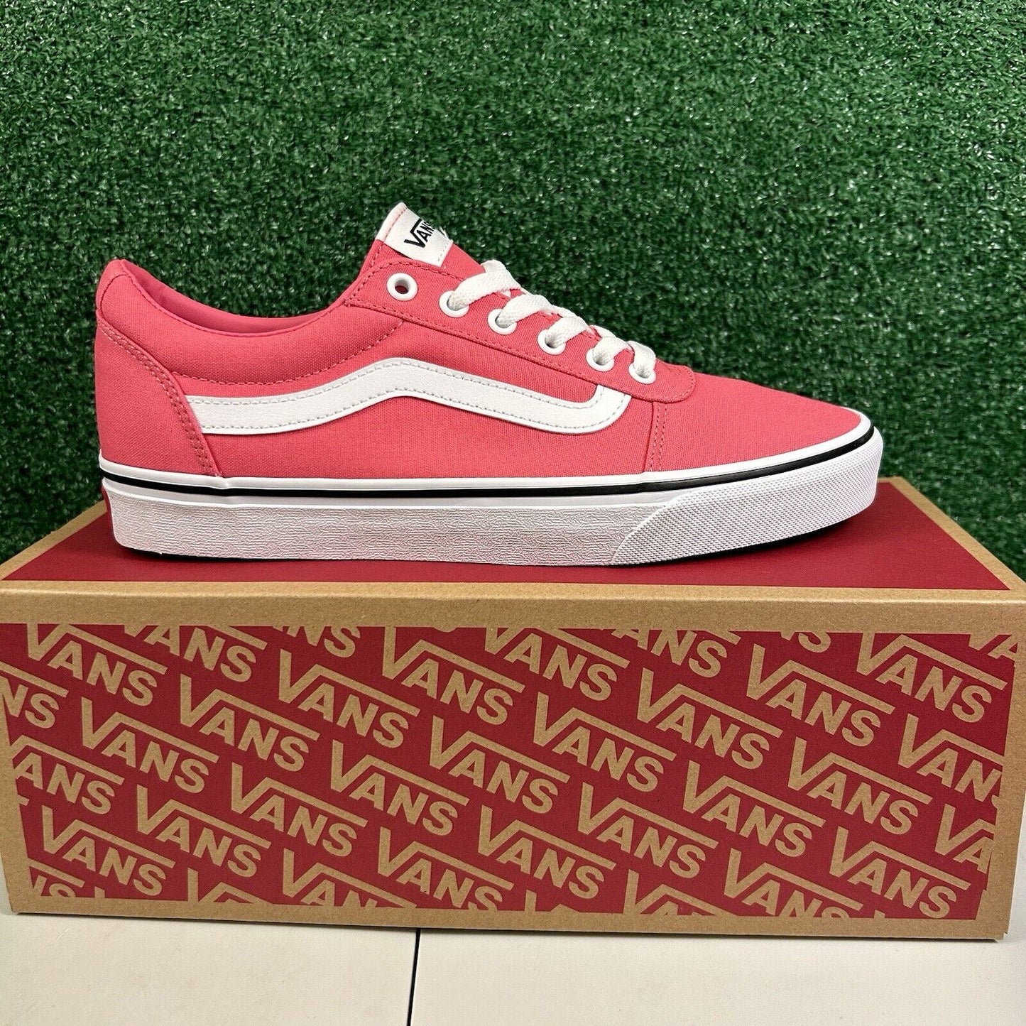 Vans Ward Womens 10 Pink White Shoes Sneakers Canvas Skateboarding Casual NEW