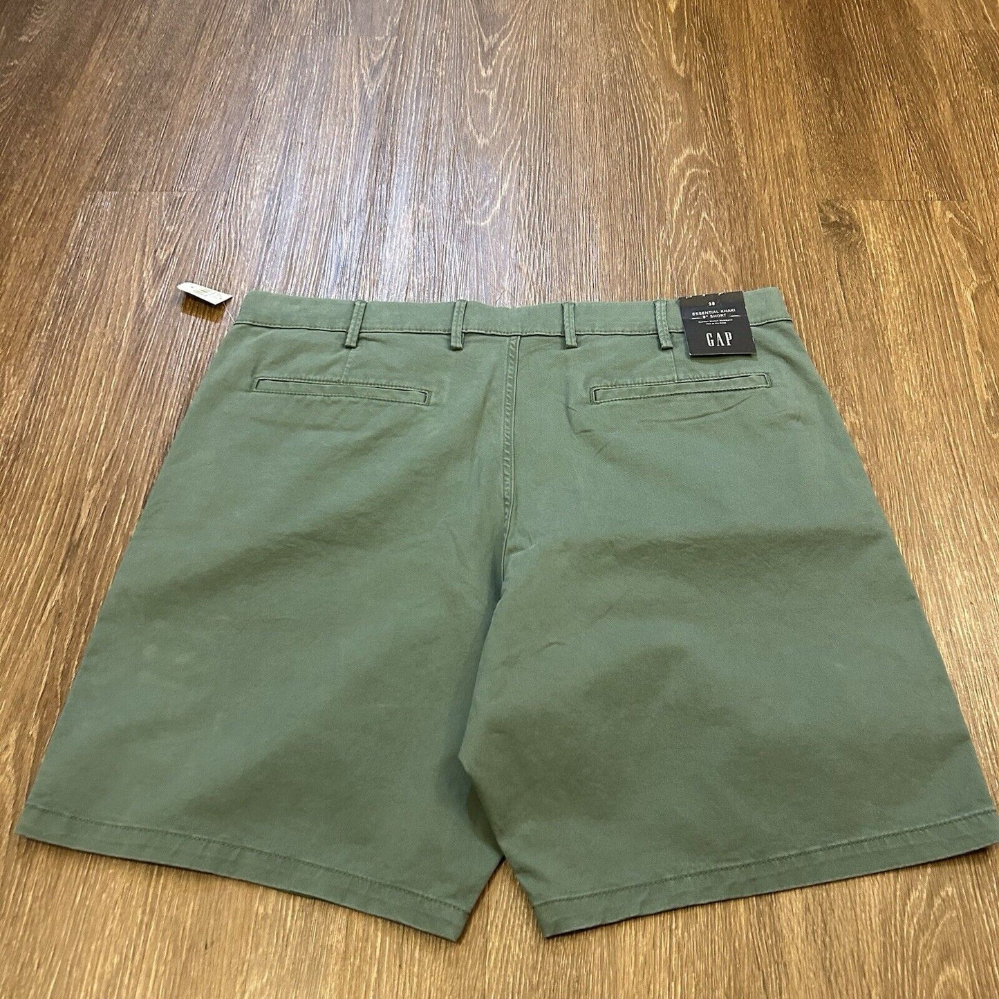 Gap Essential Khaki Shorts Mens 38" Green Chino 9" Short Casual Comfort NEW