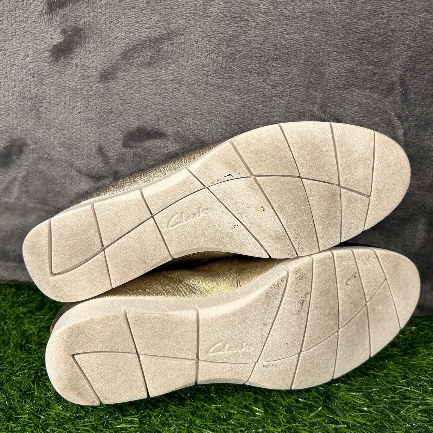 Clarks Daelyn Towne Loafer Womens 8.5 M Gold Shoes Leather Comfort Platform