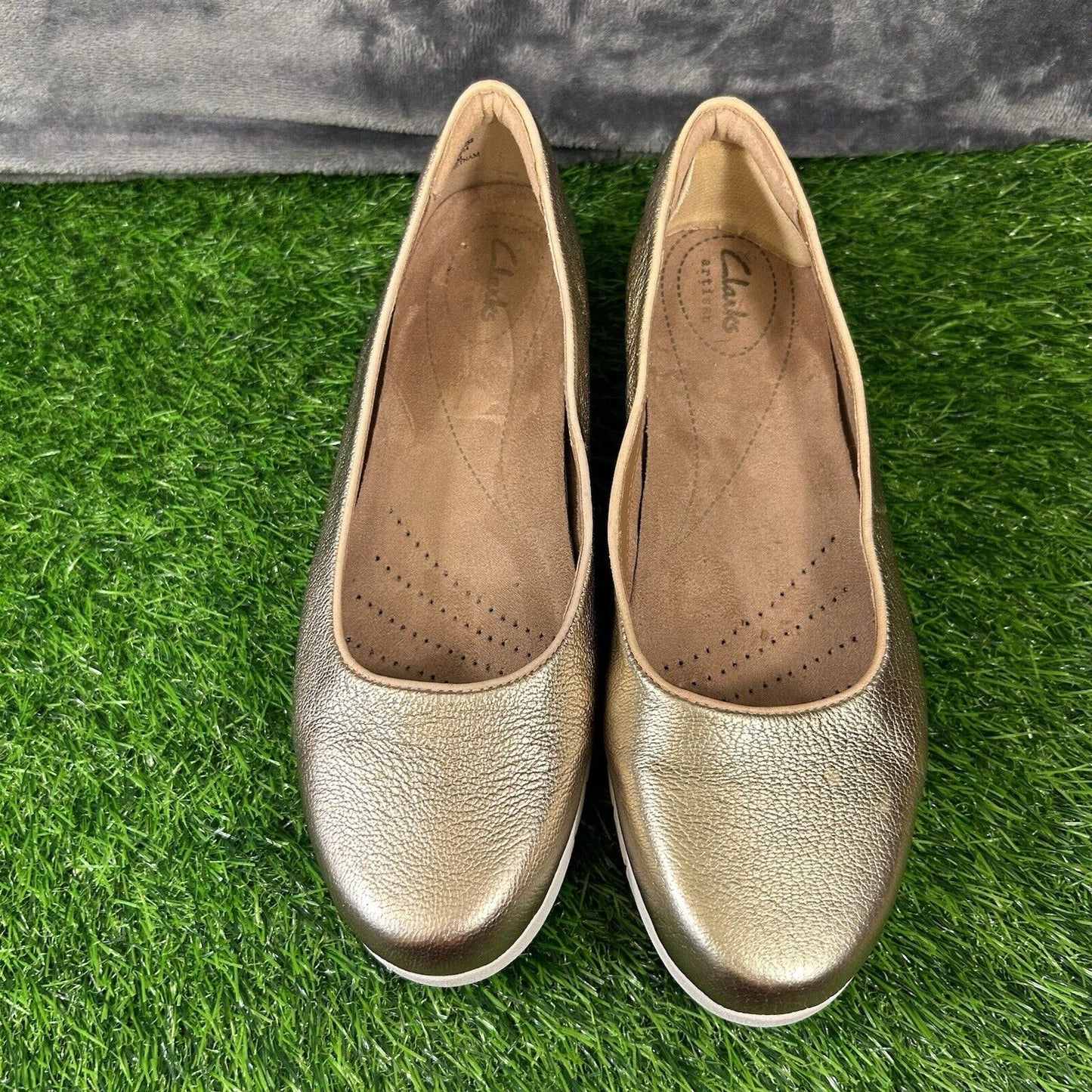 Clarks Daelyn Towne Loafer Womens 8.5 M Gold Shoes Leather Comfort Platform