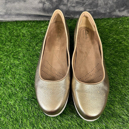 Clarks Daelyn Towne Loafer Womens 8.5 M Gold Shoes Leather Comfort Platform