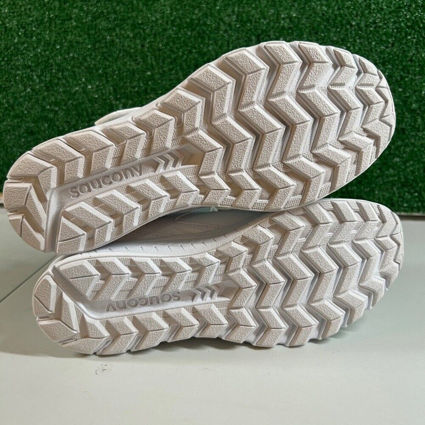 Saucony Cohesion 14 Hook & Loop White Sneakers Athletic Shoes Kids Size 6.5Y