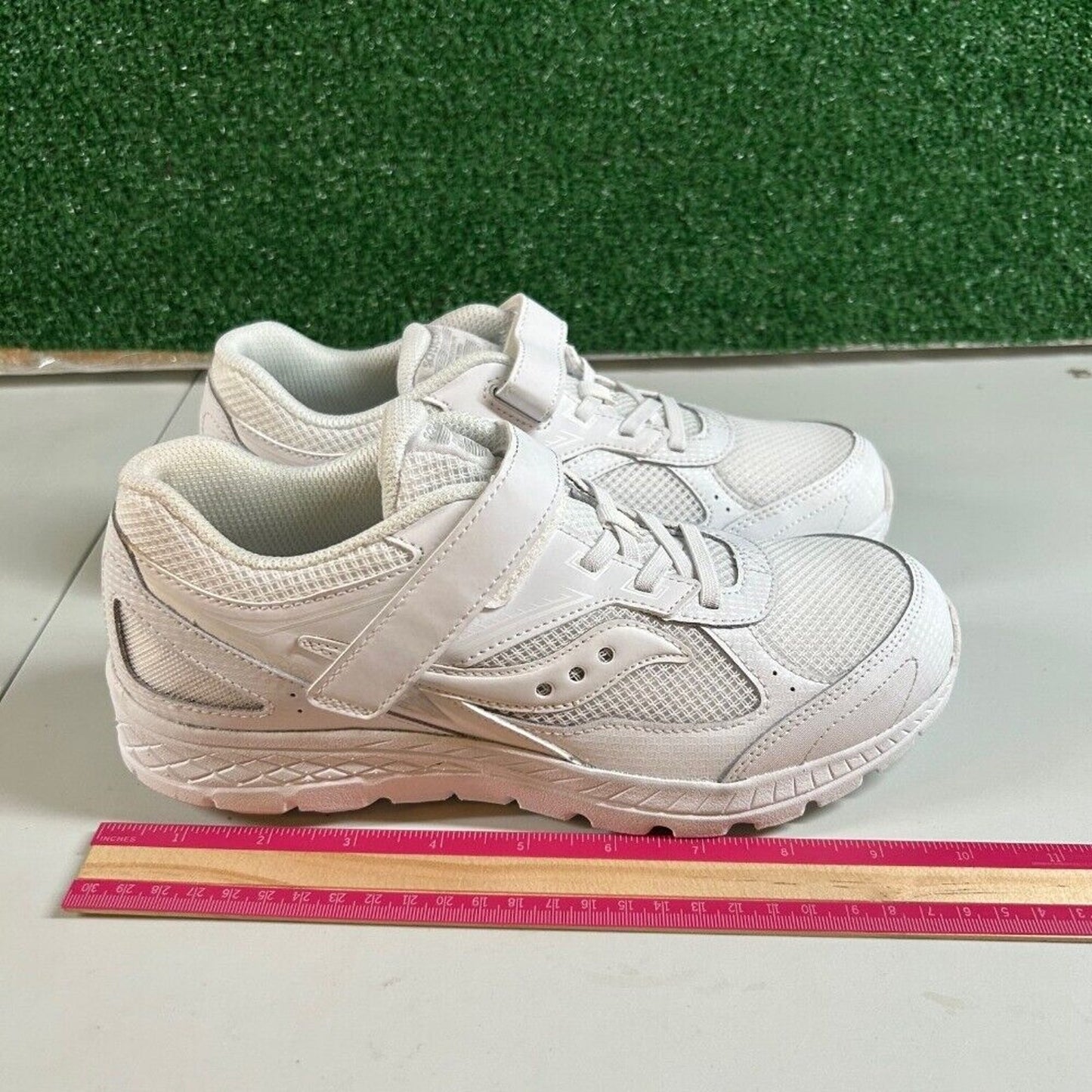 Saucony Cohesion 14 Hook & Loop White Sneakers Athletic Shoes Kids Size 6.5Y