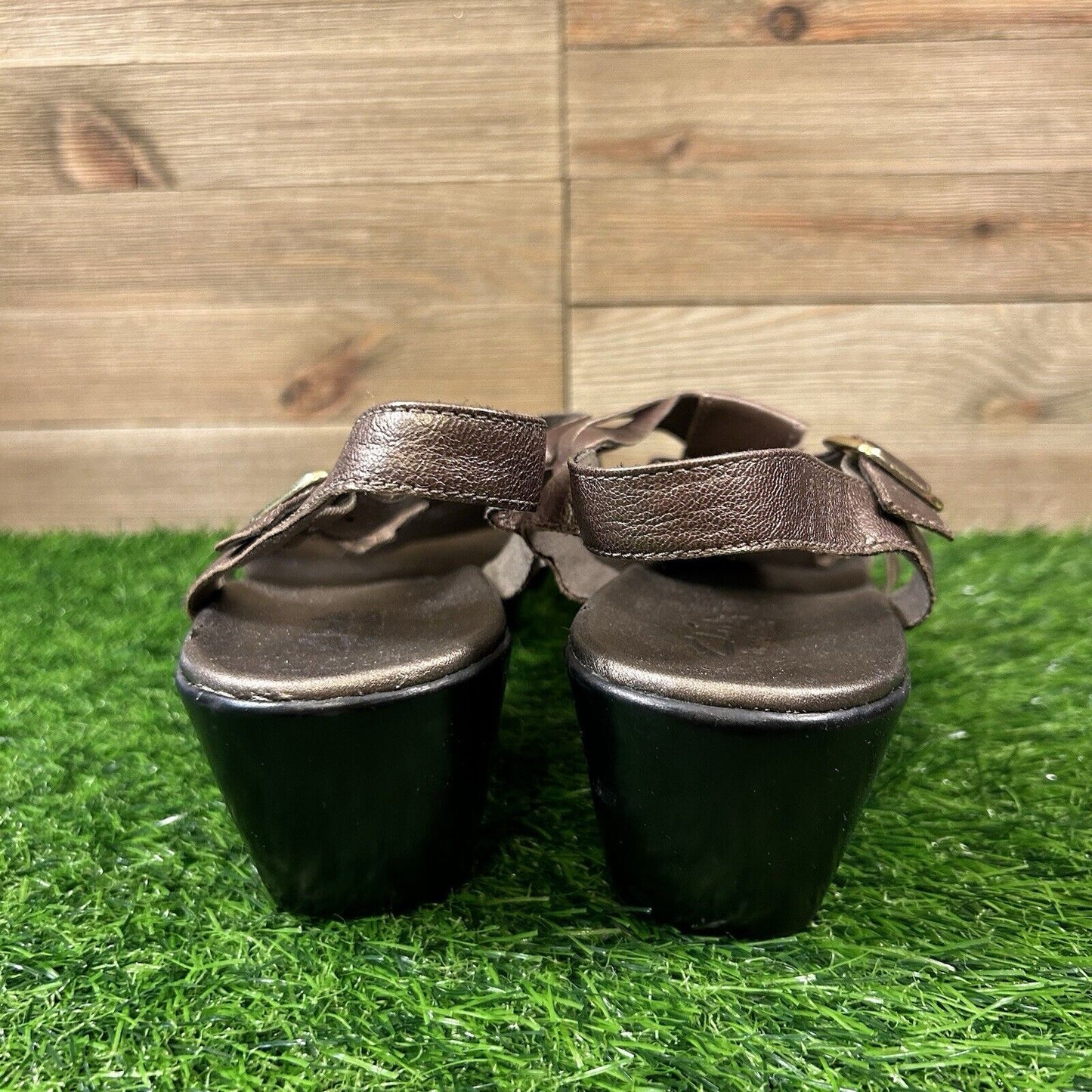 Clarks Bendables Sandals Womens 10 M Bronze Wedge Strappy Leather Open Toe