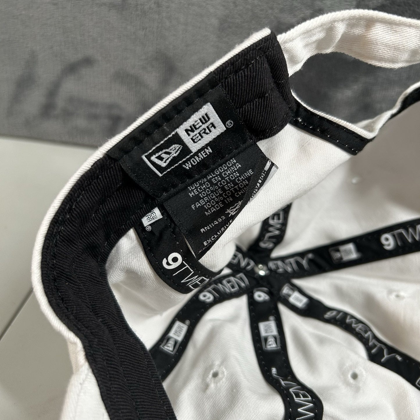 Chicago Cubs Baseball Hat Cap Womens Retro Bear Logo New Era MLB Adjustable