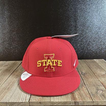 Nike Iowa State Cyclones Hat Cap Mens 8 Red Dri-Fit Nike True College Swoosh NEW
