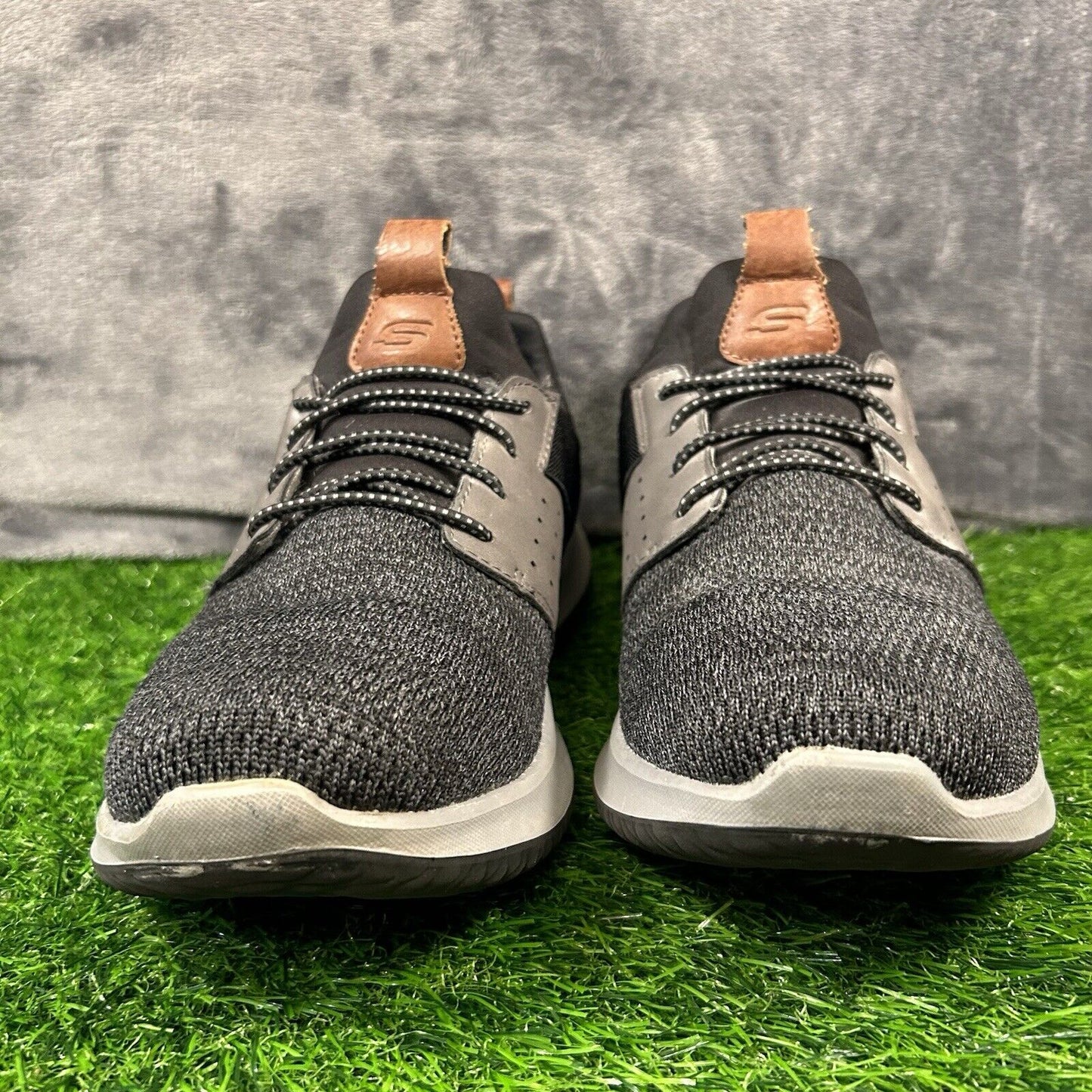 Skechers Delson Mens 8.5 Black Gray Shoes Sneakers Athletic Running Casual Walk