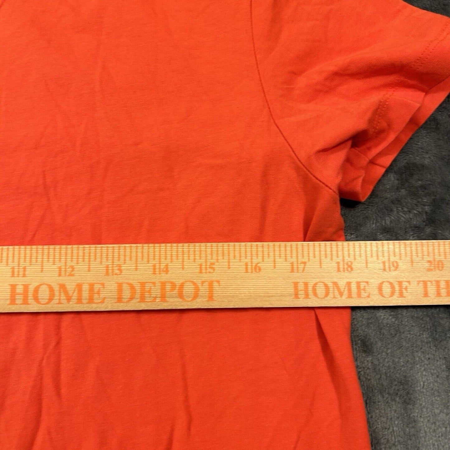 Kenneth Cole Shirt Mens Small Red Orange Short Sleeve Casual T-shirt V-neck