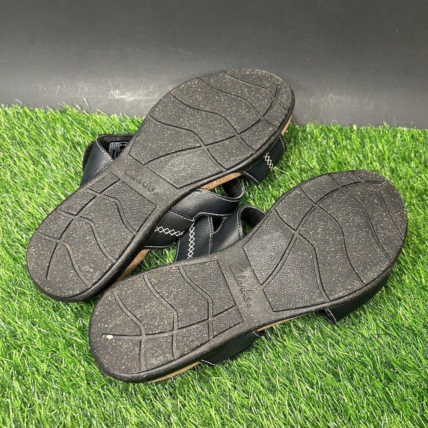 Clarks Roseville Bay Sandals Womens 9.5 M Black Slides Slip On Leather Straps