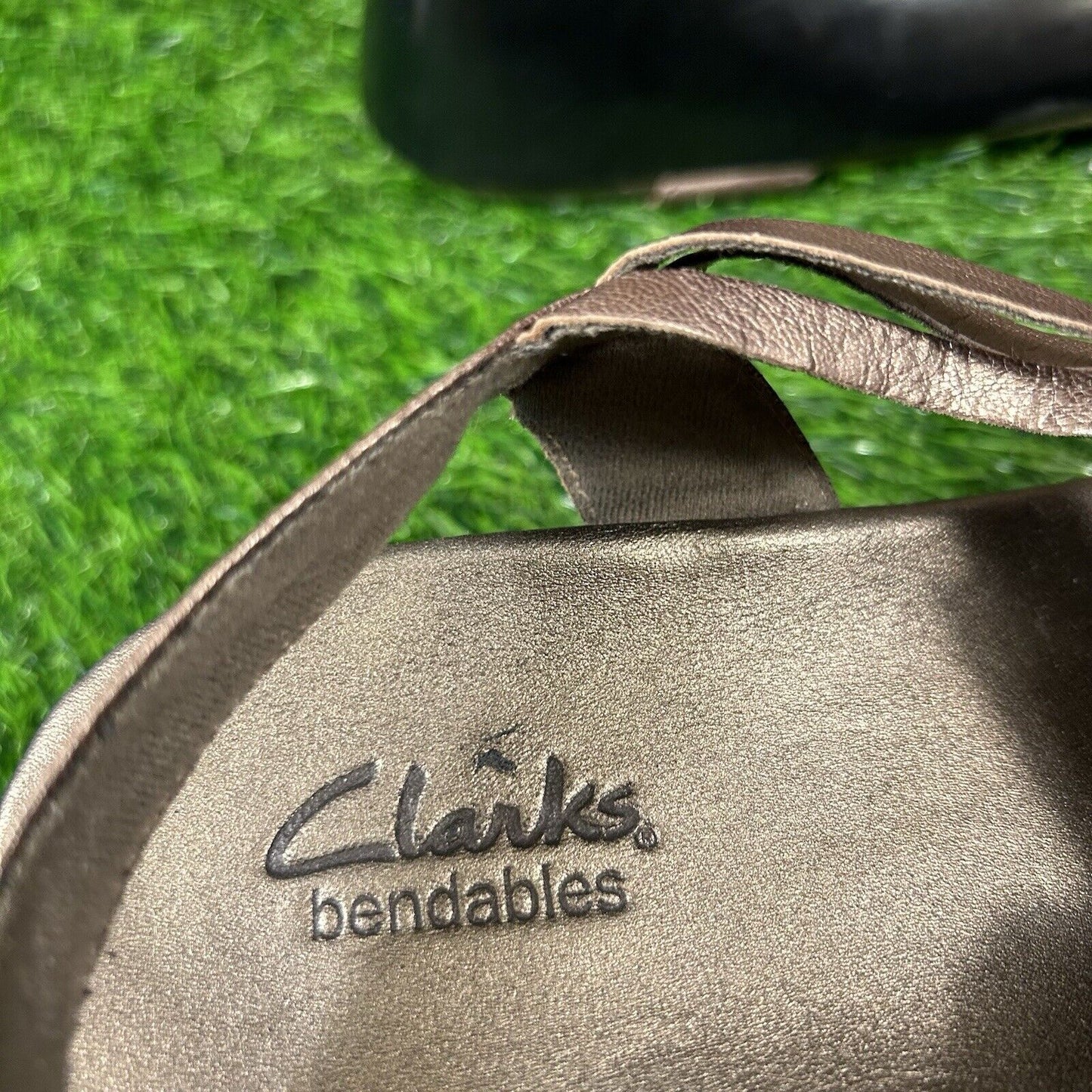 Clarks Bendables Sandals Womens 10 M Bronze Wedge Strappy Leather Open Toe