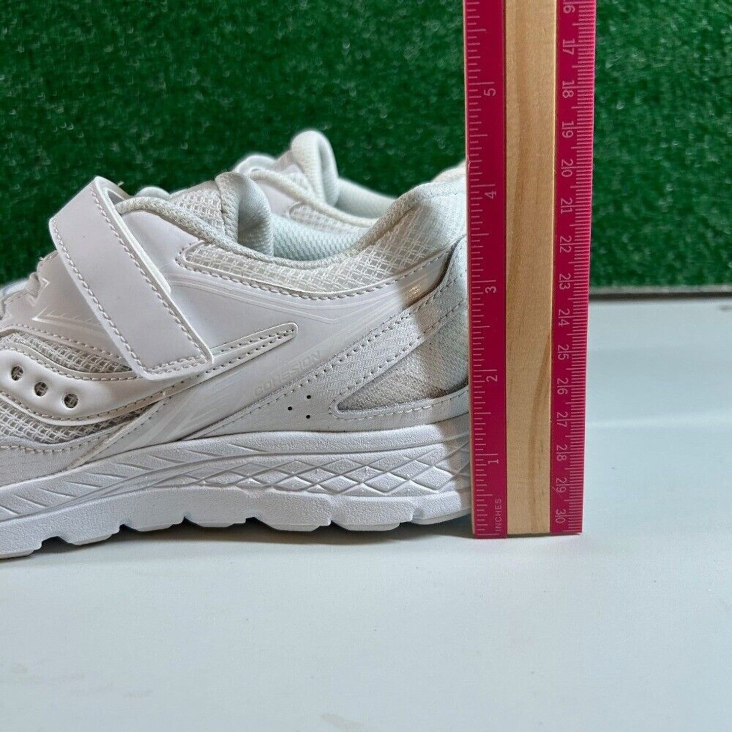 Saucony Cohesion 14 Hook & Loop White Sneakers Athletic Shoes Kids Size 6.5Y