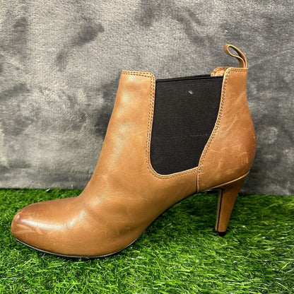 Clarks Carlita Quinn Boots Womens 7 M Brown Ankle Bootie Leather Pull On Heeled