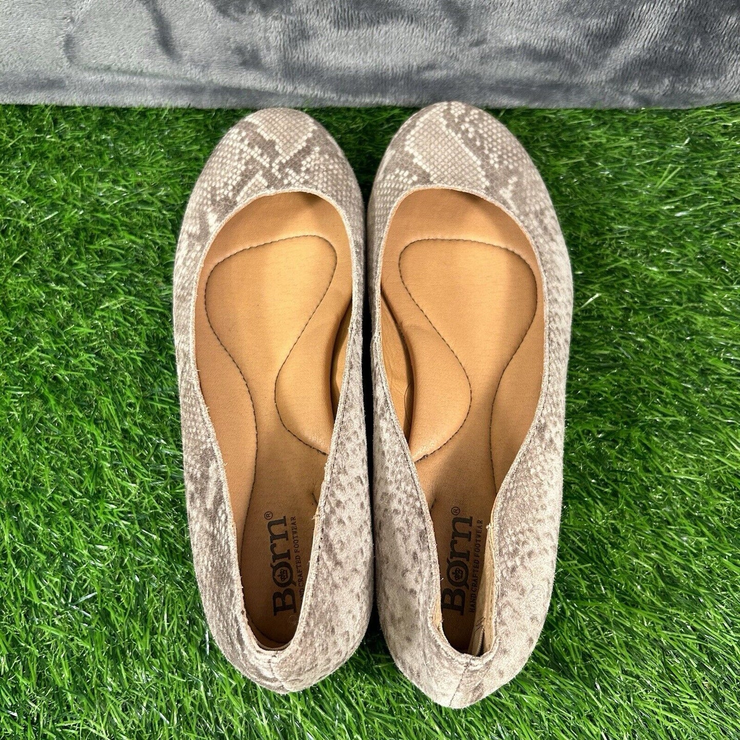 Born Adour Flats Womens 7 M Gray Beige Snakeskin Leather Shoes Slip On Casual