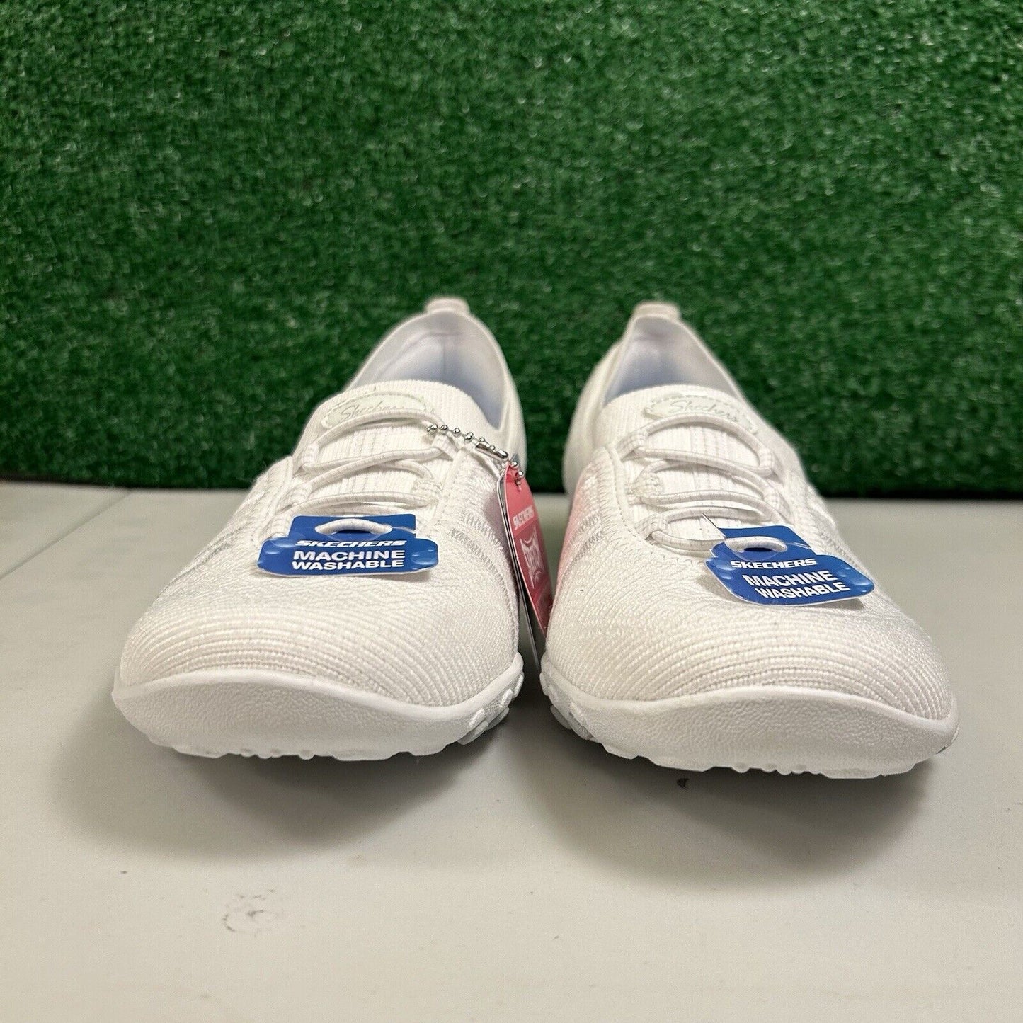 Skechers Breathe Easy Loafers Womens 7 M White Shoes Slip On Comfort Walking NEW