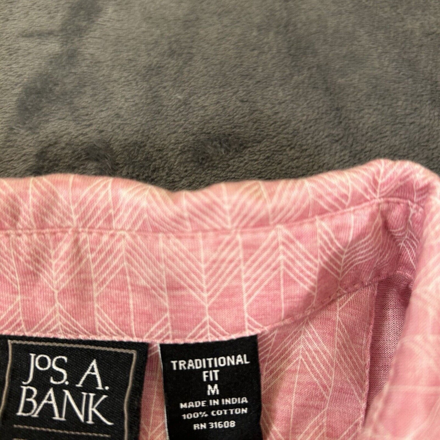 Jos A Bank Polo Shirt Mens Medium Pink White Diamond Short Sleeve Golf Work