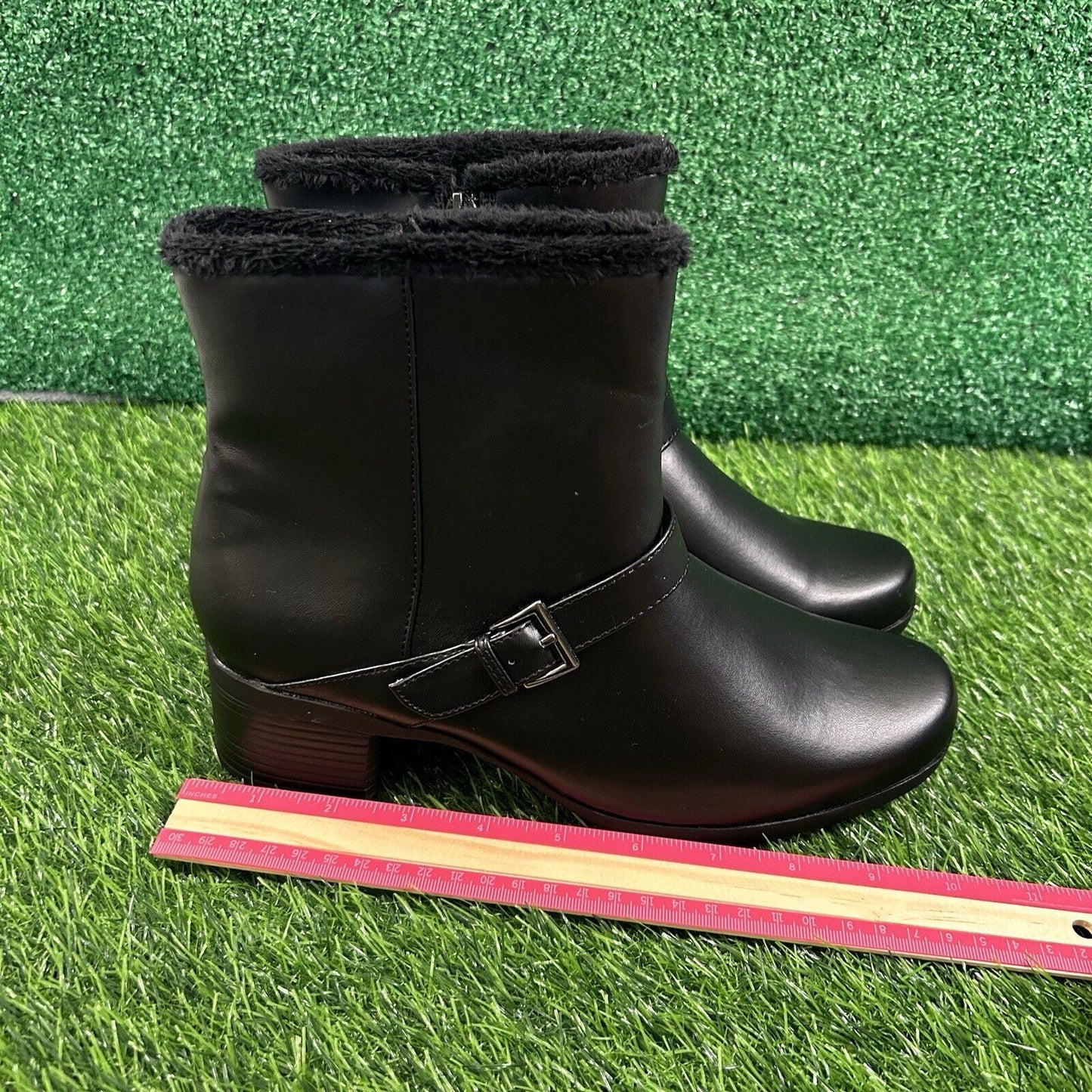 Khombu Madison Boots Womens 8.5 M Black Ankle Fur Lined Warm Outdoor Zip New