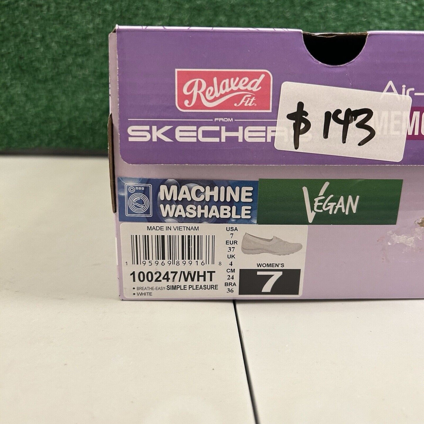 Skechers Breathe Easy Loafers Womens 7 M White Shoes Slip On Comfort Walking NEW