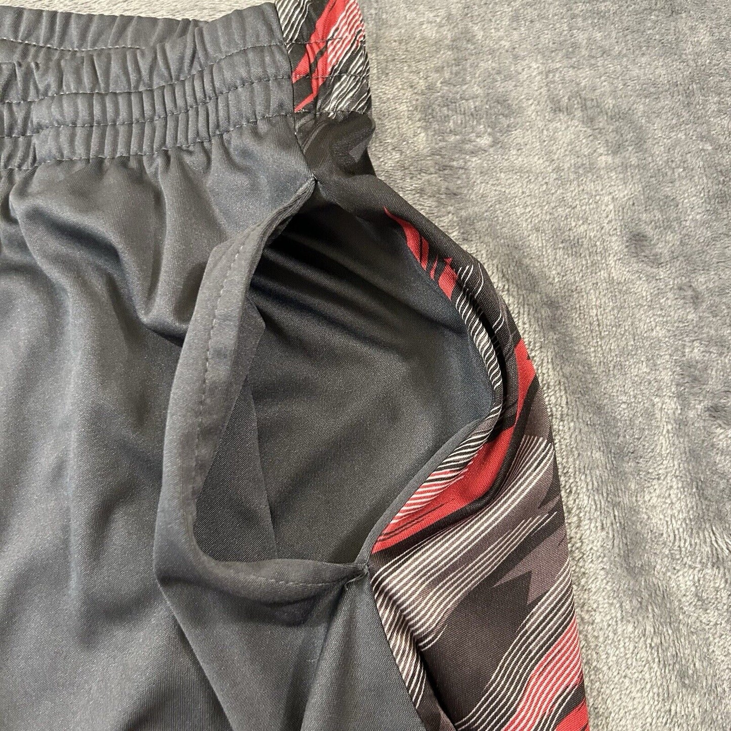 Iowa State Shorts Mens Small Gray SweatShorts Comfort Drawstring 28" Colosseum