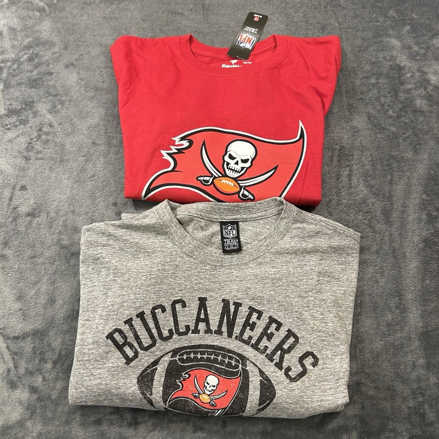Tampa Bay Buccaneers Shirt LOT Mens Medium Gray Red Short Sleeve NFL Brady NEW