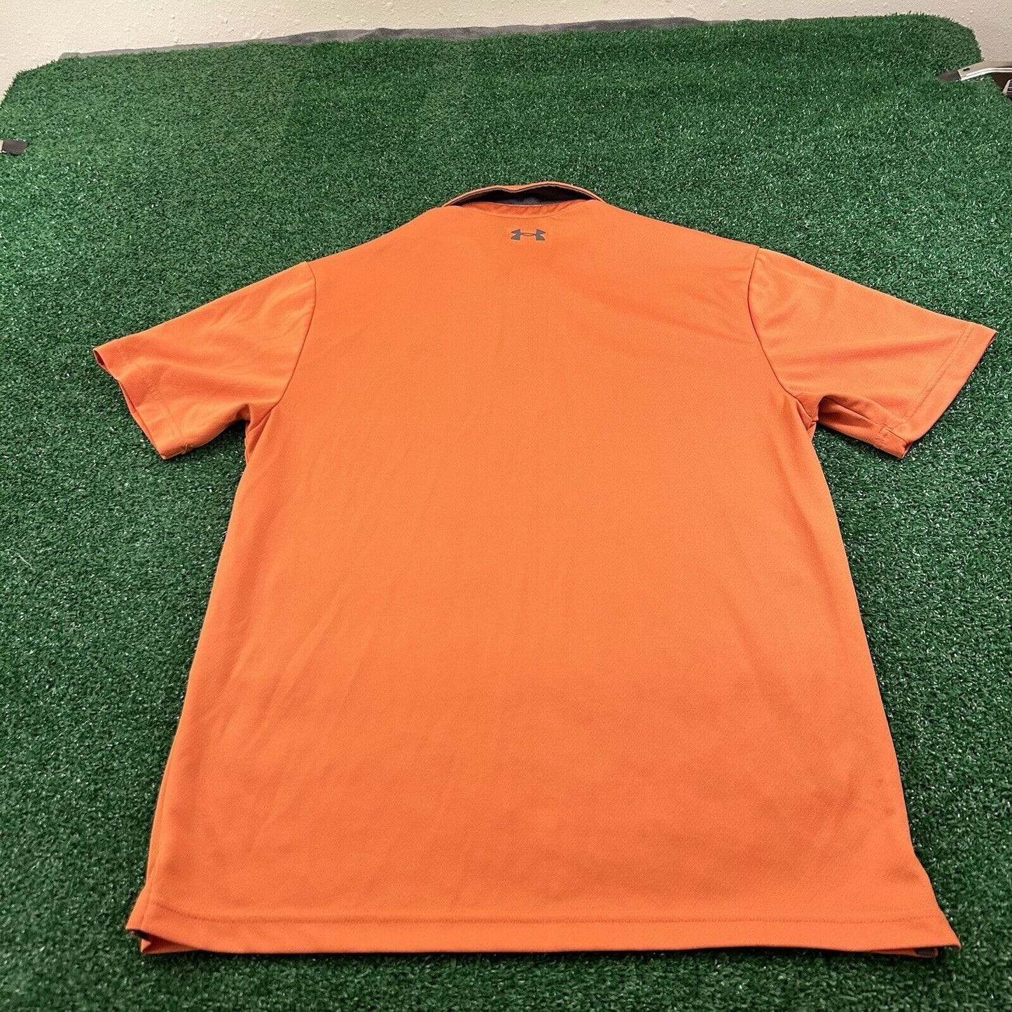 Under Armour Polo Shirt Mens Medium Orange Short Sleeve Golf Athletic Heatgear