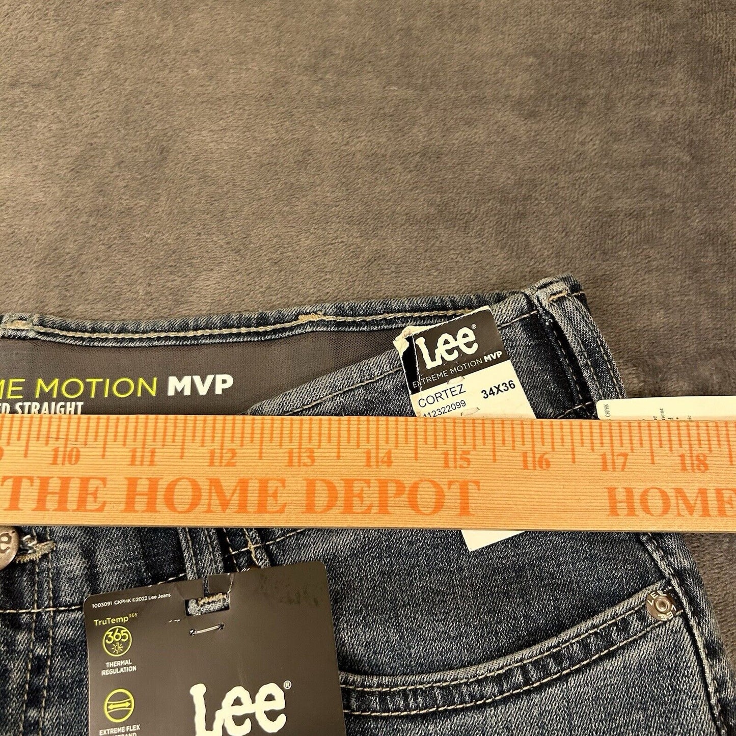 Lee Extreme Motion MVP Jeans Mens 34x36" Blue Relaxed Straight Denim Pants New