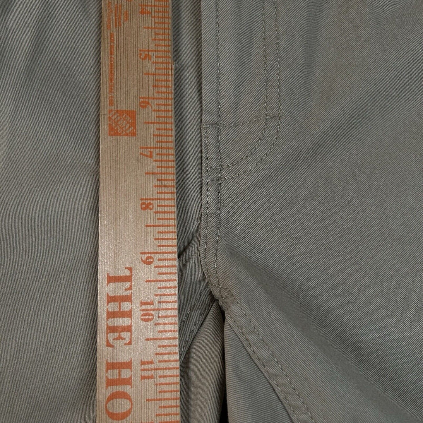 Izod Saltwater Chino Pants Men 30x32" Beige Stretch Pleated Straight Stretch NEW