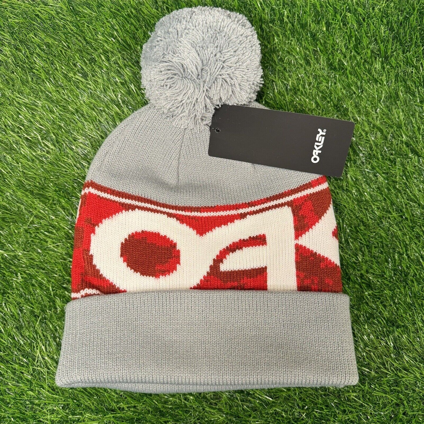 Oakley Wanderlust Pom Beanie Adult One Size Gray Red Hat Winter Snow Outdoor NEW