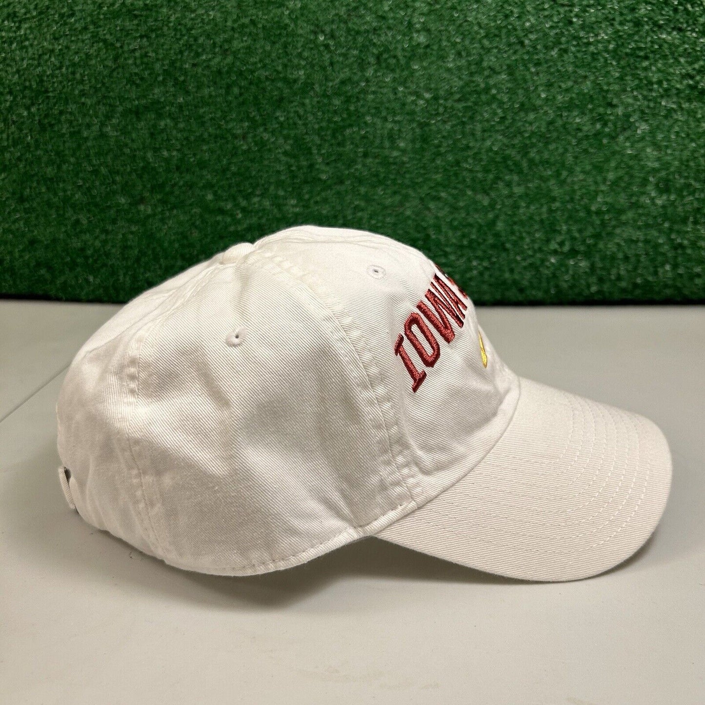 Nike Iowa State Cyclones Baseball Hat Cap Mens Strapback White Heritage86 Drifit