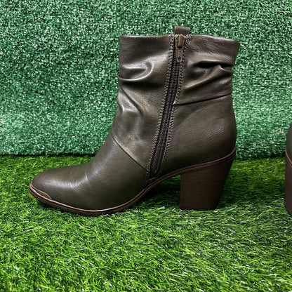 Baretraps Katherine Boots Womens 9.5 M Dark Green Heeled Zip Up Buckle Casual