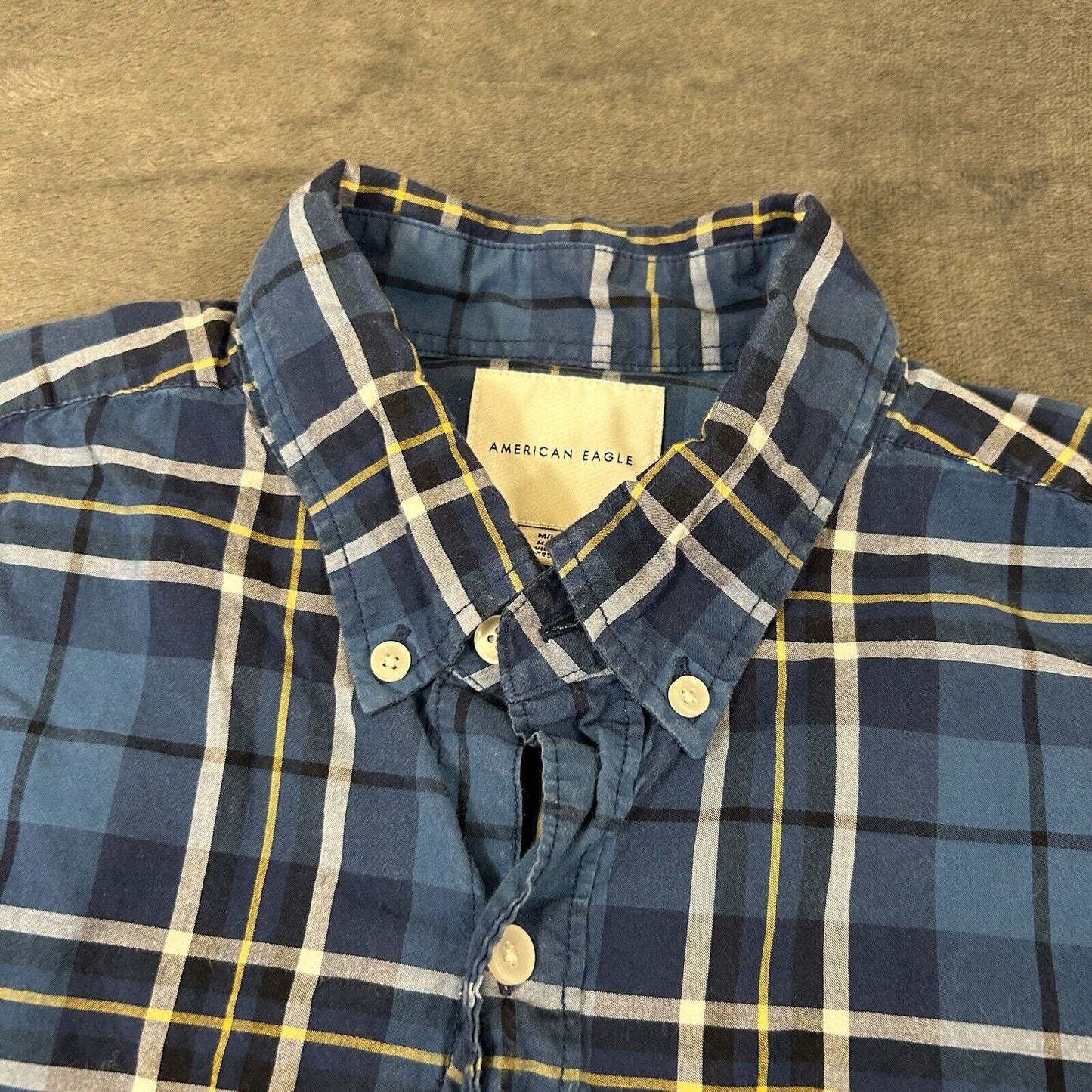 American Eagle Shirt Mens Medium Blue White Plaid Button Up Long Sleeve Outdoor