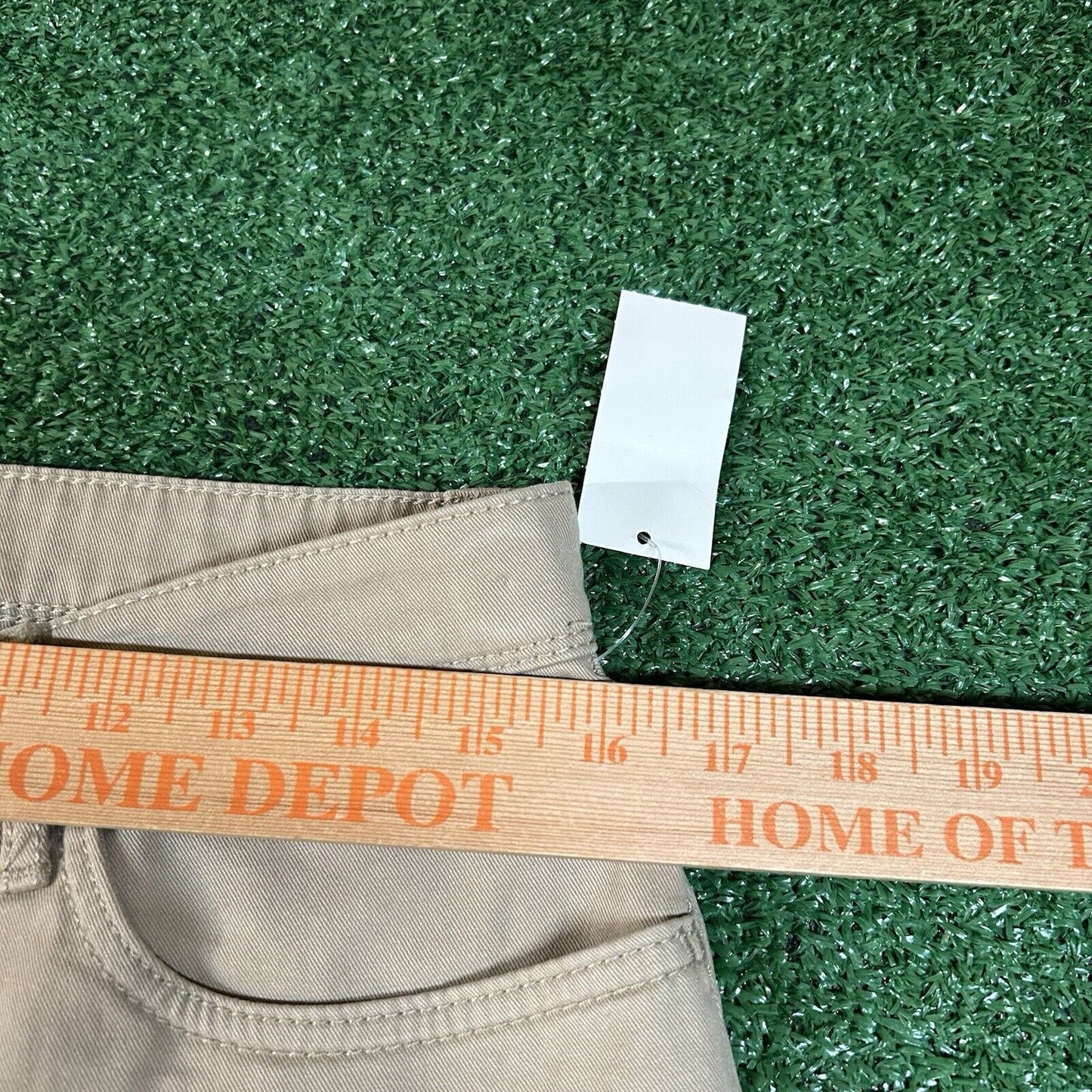 Izod Saltwater Chino Pants Men 30x32" Beige Stretch Pleated Straight Stretch NEW